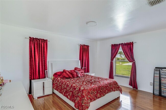 Building Photo - 1228 NW 14th Pl