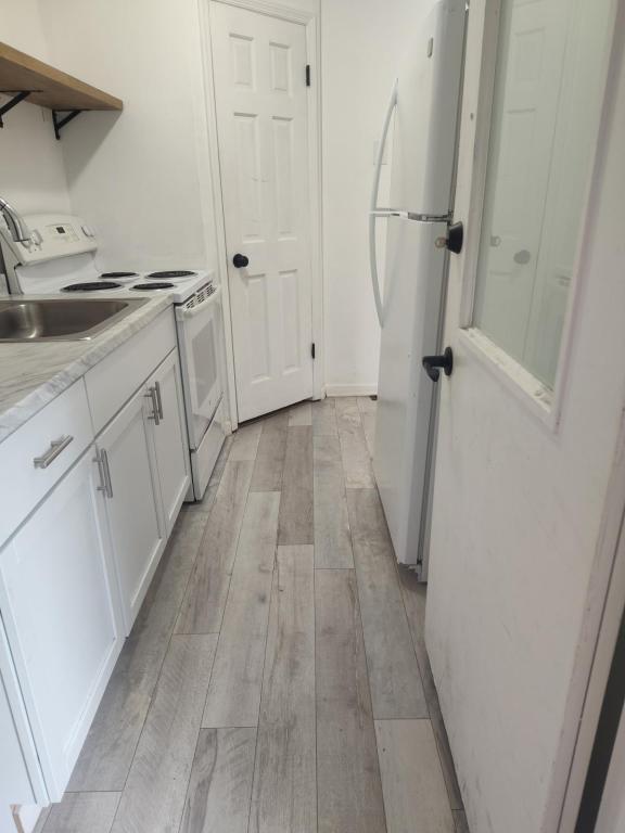 Building Photo - 109 N Russell St