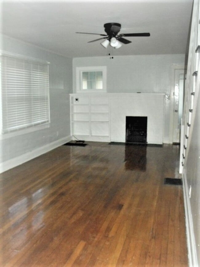 Building Photo - THIS COULD BE YOUR NEW HOME, BUSINESS, OR BOTH!