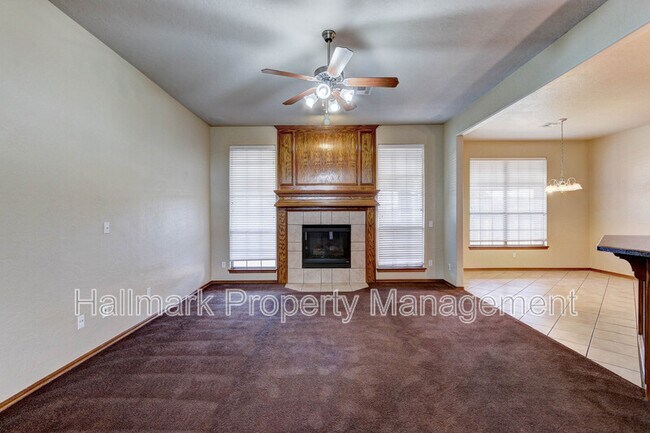 Building Photo - 500 Loyd Ln