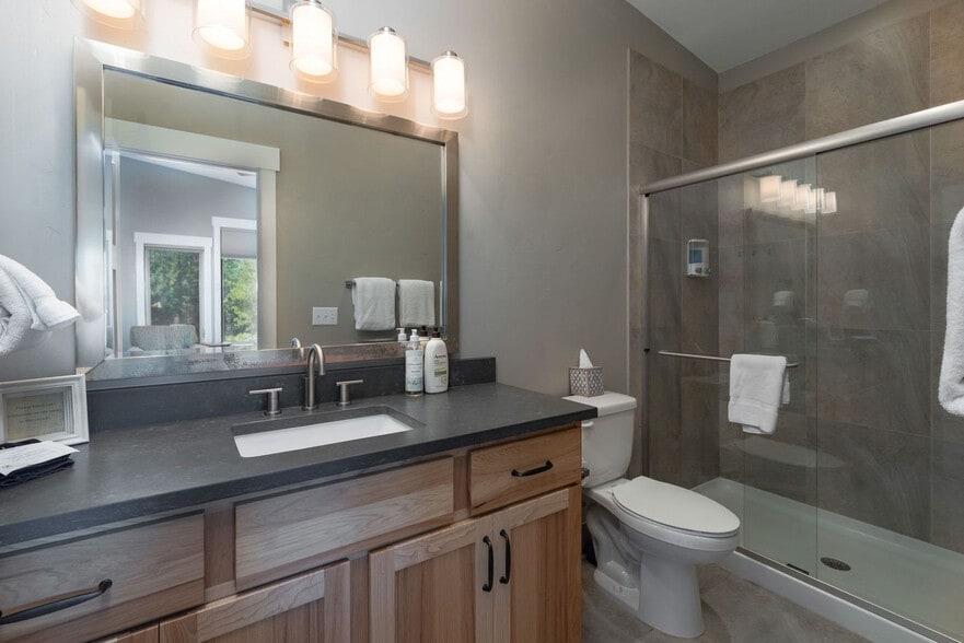 Building Photo - 278 Mountain Willow Dr