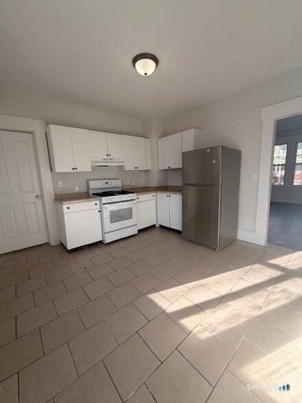 Building Photo - 310 W Division St