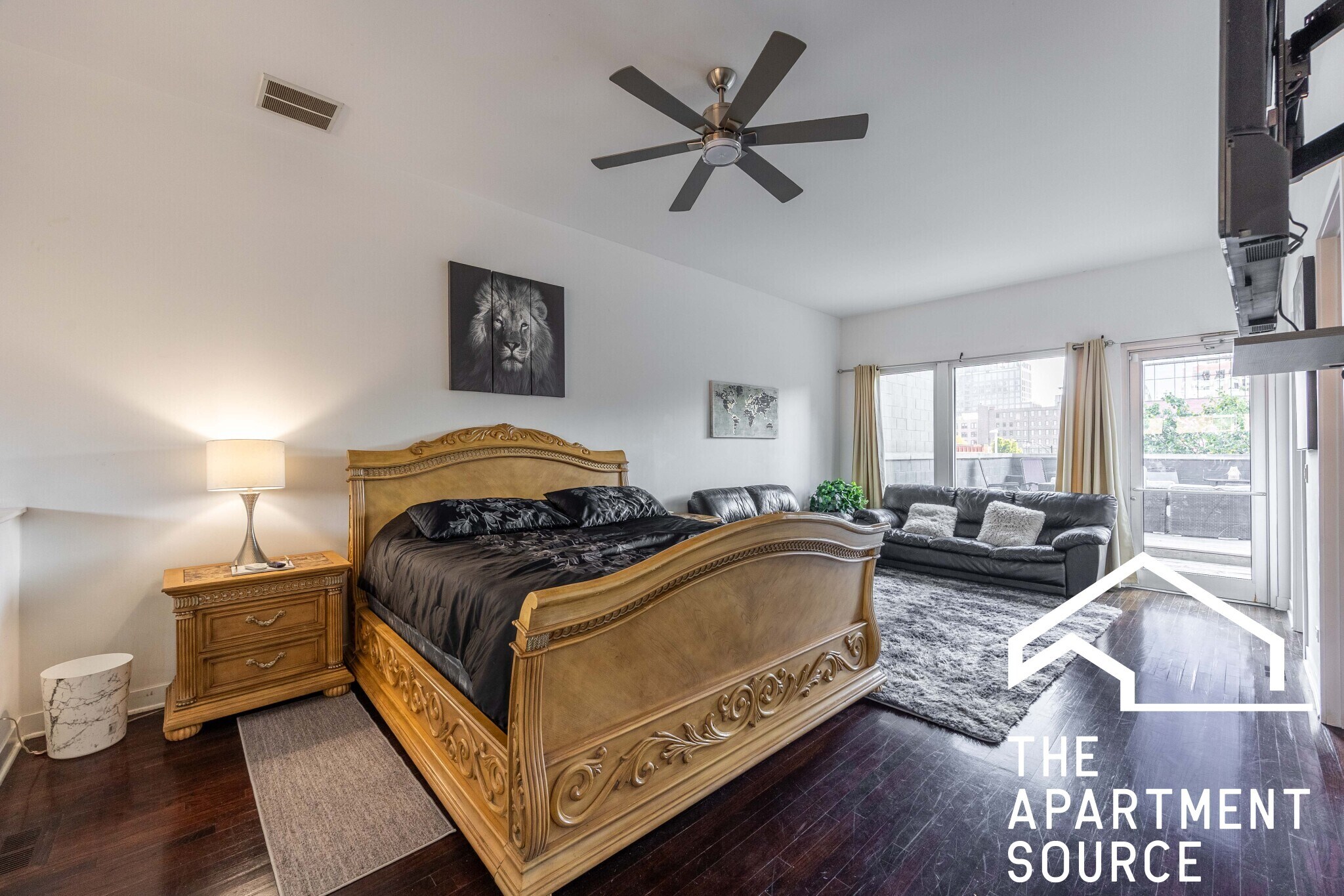 Building Photo - 1008 W Lake St