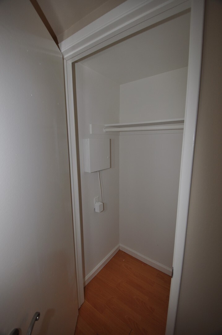 Building Photo - 6041 Fulton Ave