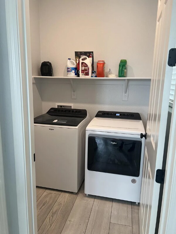 Building Photo - 630 Golden Violet Way