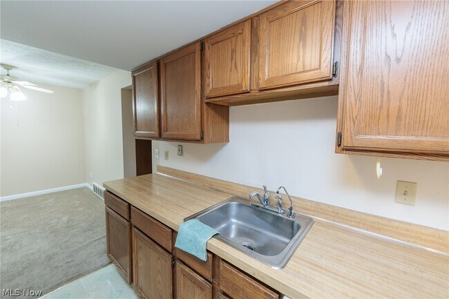 Building Photo - 3265 Mayfield Rd