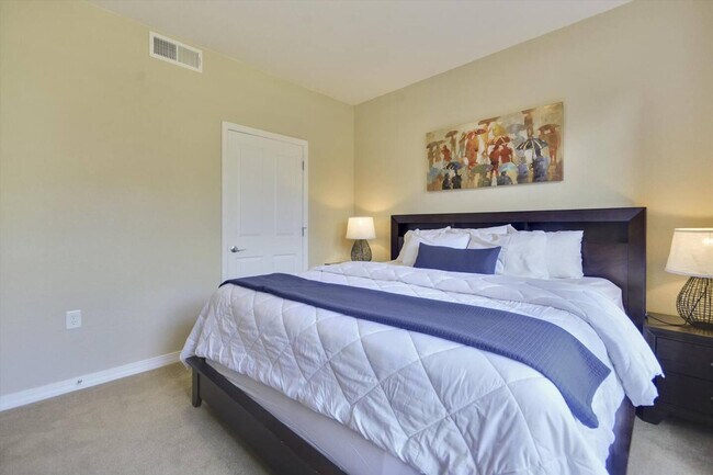 Building Photo - 204 Illinois Dr