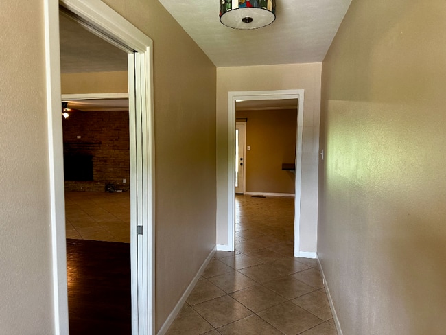 Building Photo - 8919 Whippoorwill Dr