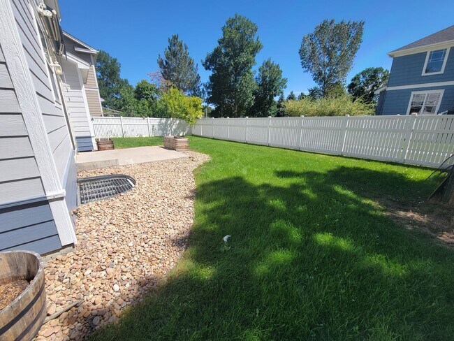 Building Photo - West Longmont 2 story single family home f...
