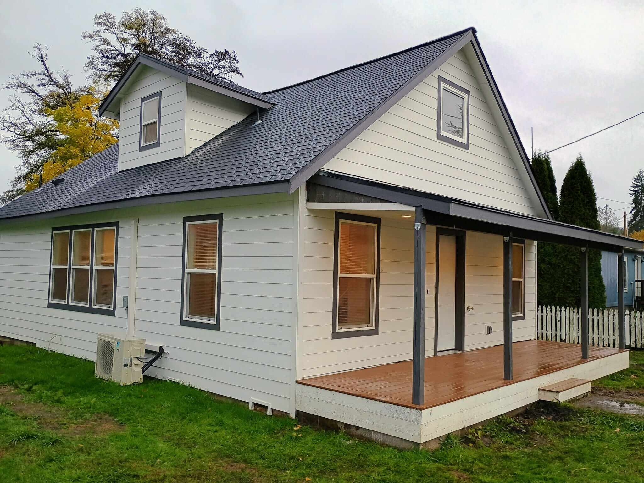 Building Photo - 642 Weed Ave