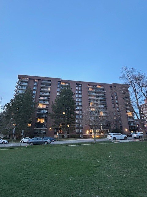 Building Photo - 123 E 2nd Ave