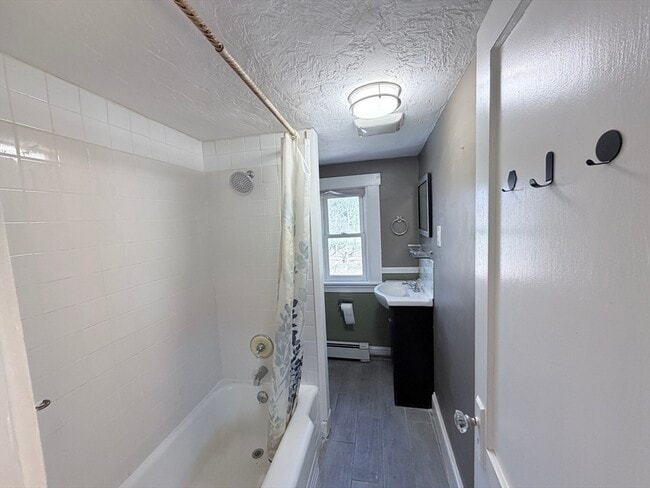 Building Photo - 359 Village St