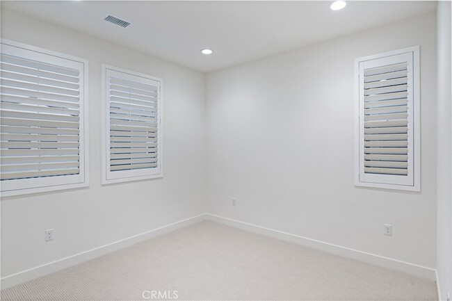 Building Photo - 641 Jasper St