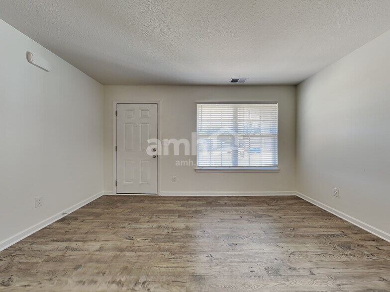 Building Photo - 2578 Cottonwood Dr