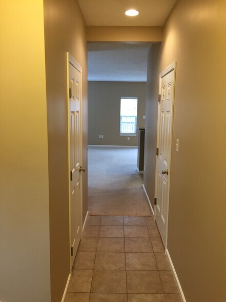 Building Photo - 214 Southern Valley Ct