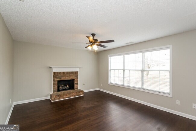 Building Photo - 717 White Dove Dr