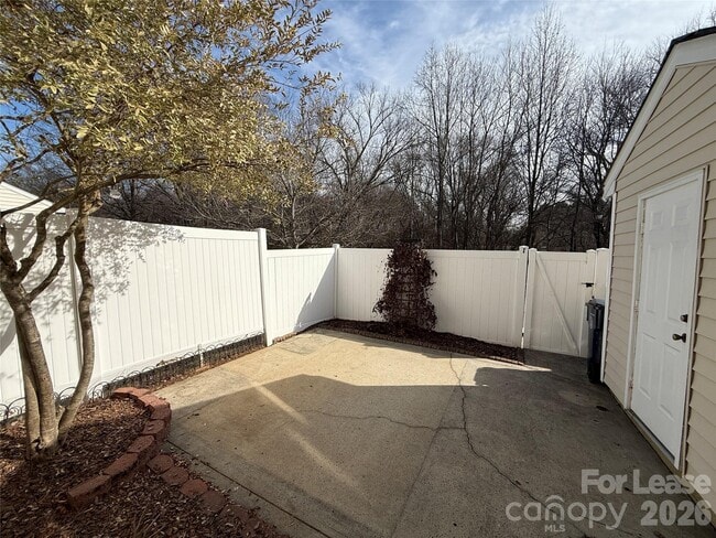 Building Photo - 17632 Delmas Dr