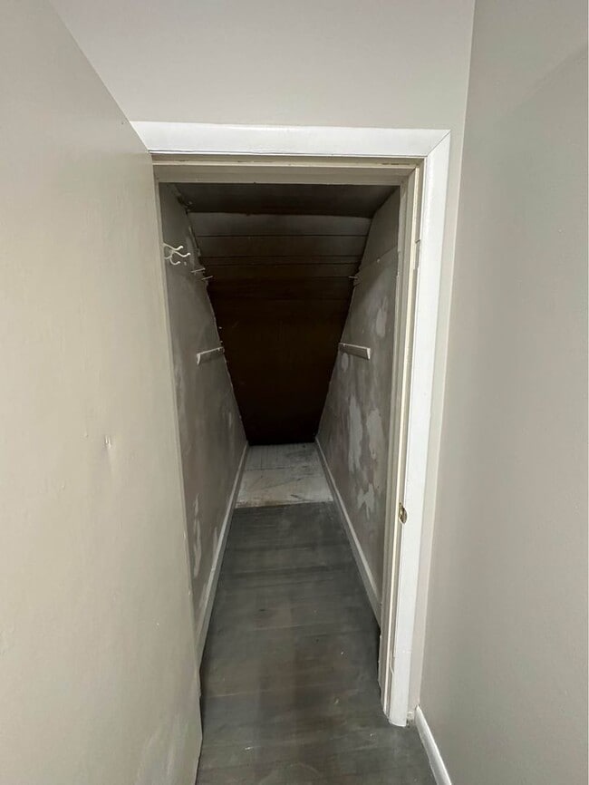 Building Photo - 1514 Cedar Ave