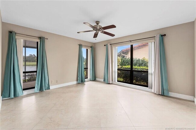 Building Photo - 3281 SW Bobalink Way