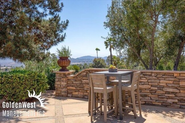 Building Photo - Luxurious 4Bdm 3Ba Escondido Estate with R...