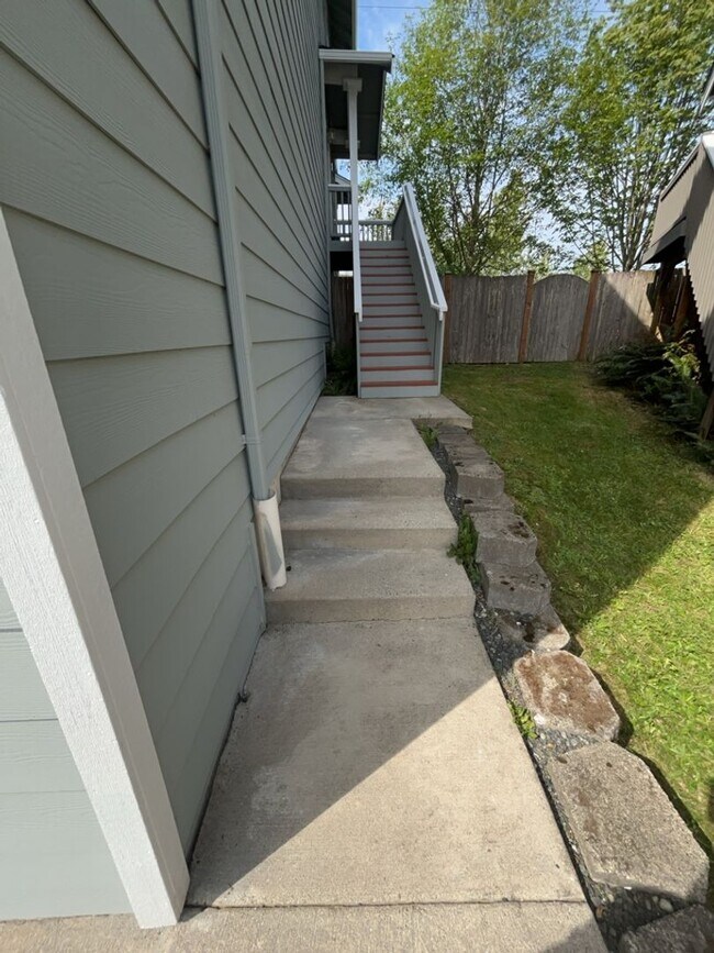 Building Photo - Spacious 3bd in Lake Stevens