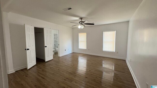 Building Photo - 1310 Steiner Ave SW