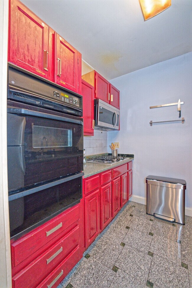 Building Photo - 35 Madison Ave