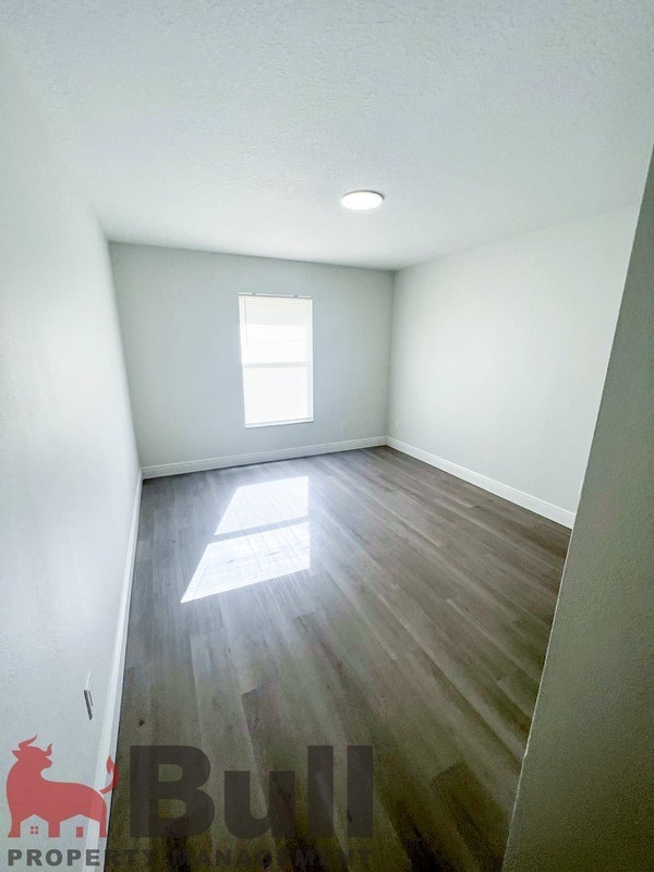 Building Photo - 34 Sandalwood Ct