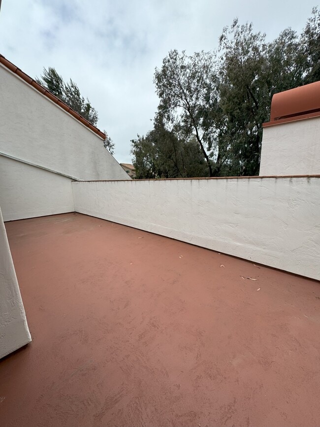 Building Photo - 16130 Avenida Venusto