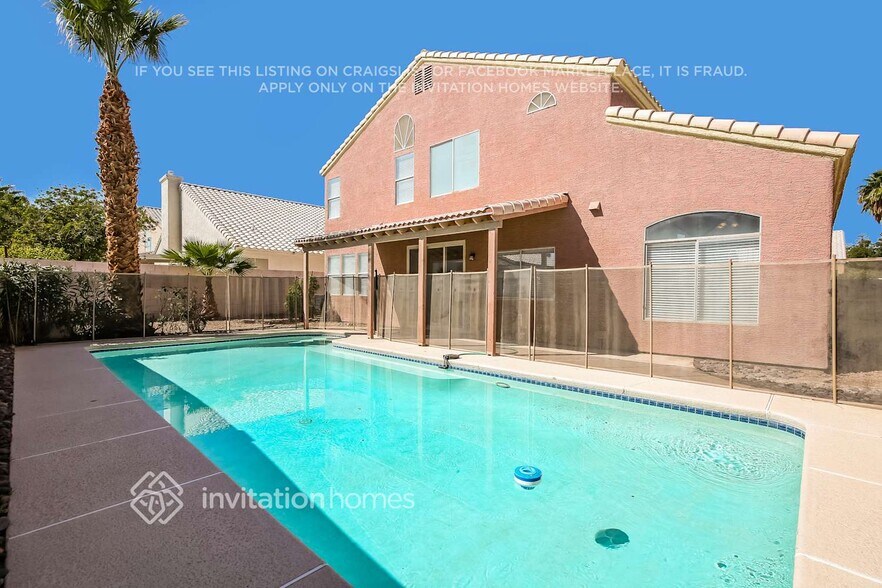 Building Photo - 1581 Ave Fiesta