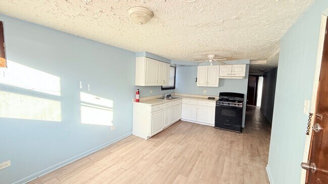 Building Photo - 15020 Woodlawn Ave E