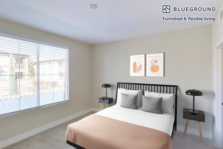 Building Photo - 701 Breeze Hill Rd