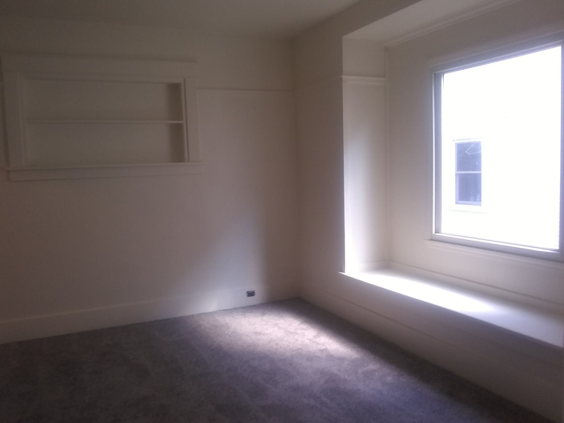 Living room - 116 N 5th St