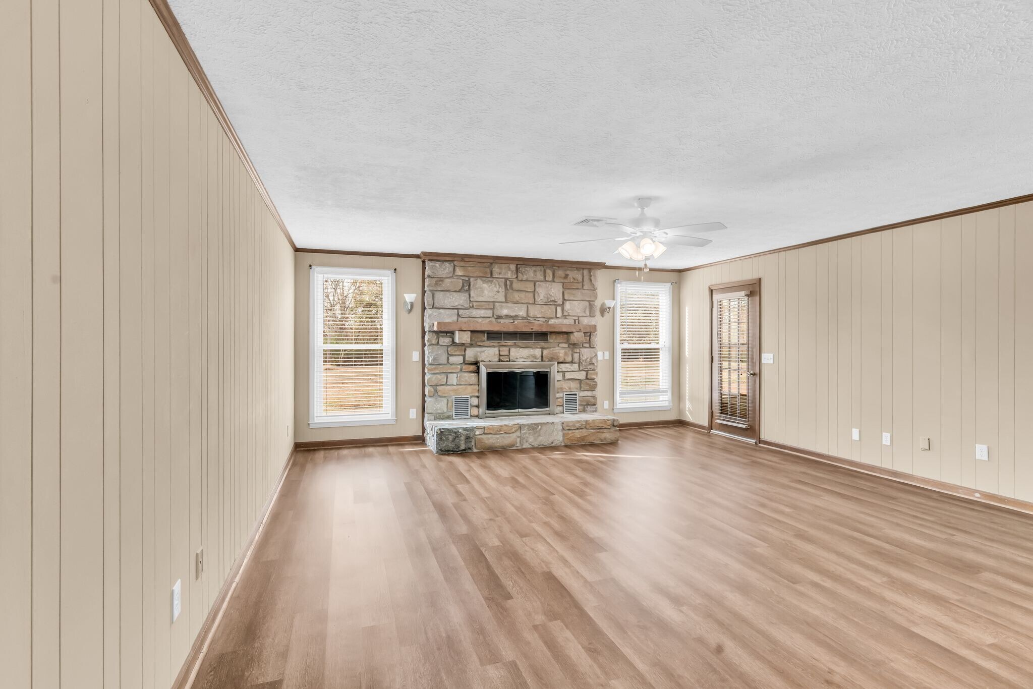 Building Photo - 341 Hickory Dr