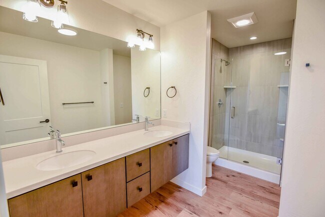 Building Photo - 2342 Shorthorn Ave