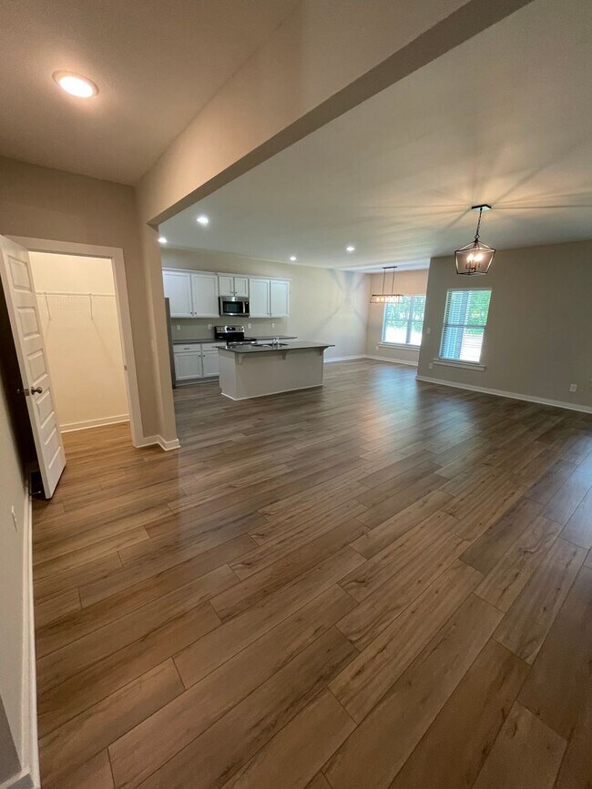 Building Photo - Home for Rent in Jasper, AL!!! Available to View with 48 Hour Notice!!! ***SIGN A 13 MONTH LEASE ...