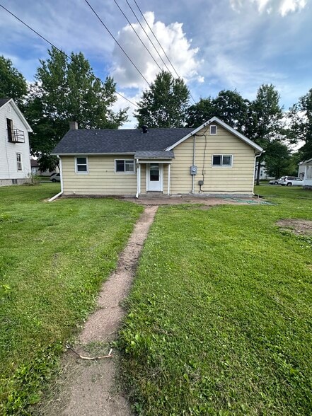 Building Photo - 528 Niagara St