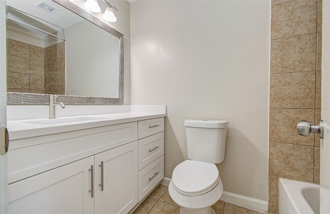 Building Photo - 13843 Rosetta Dr