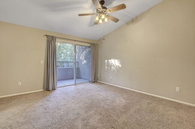 Building Photo - 716 Peachy Canyon Cir