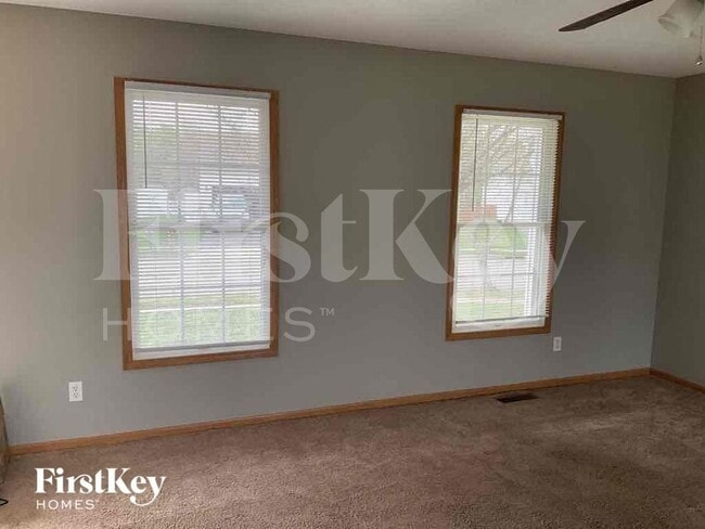 Building Photo - 1488 W Quail Run Dr