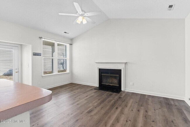Building Photo - 321 S Kerr Ave
