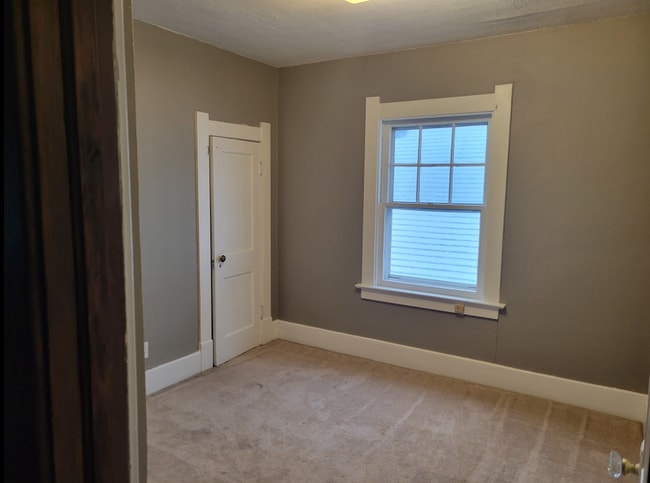 Building Photo - 621 Dearborn Ave