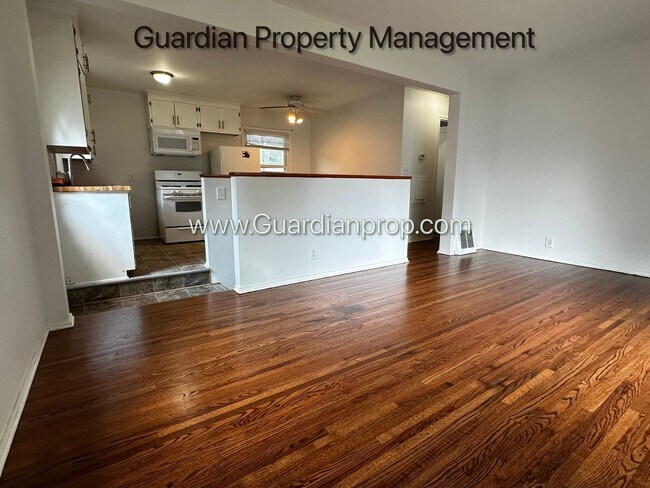 Building Photo - 2944 Quebec Ave S