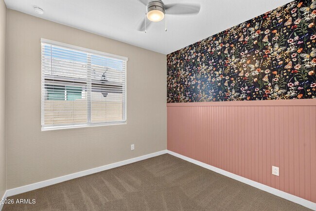 Building Photo - 261 Pinnacle Ridge Dr