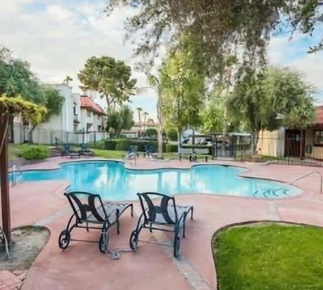 Building Photo - 3152 S Eastern Ave