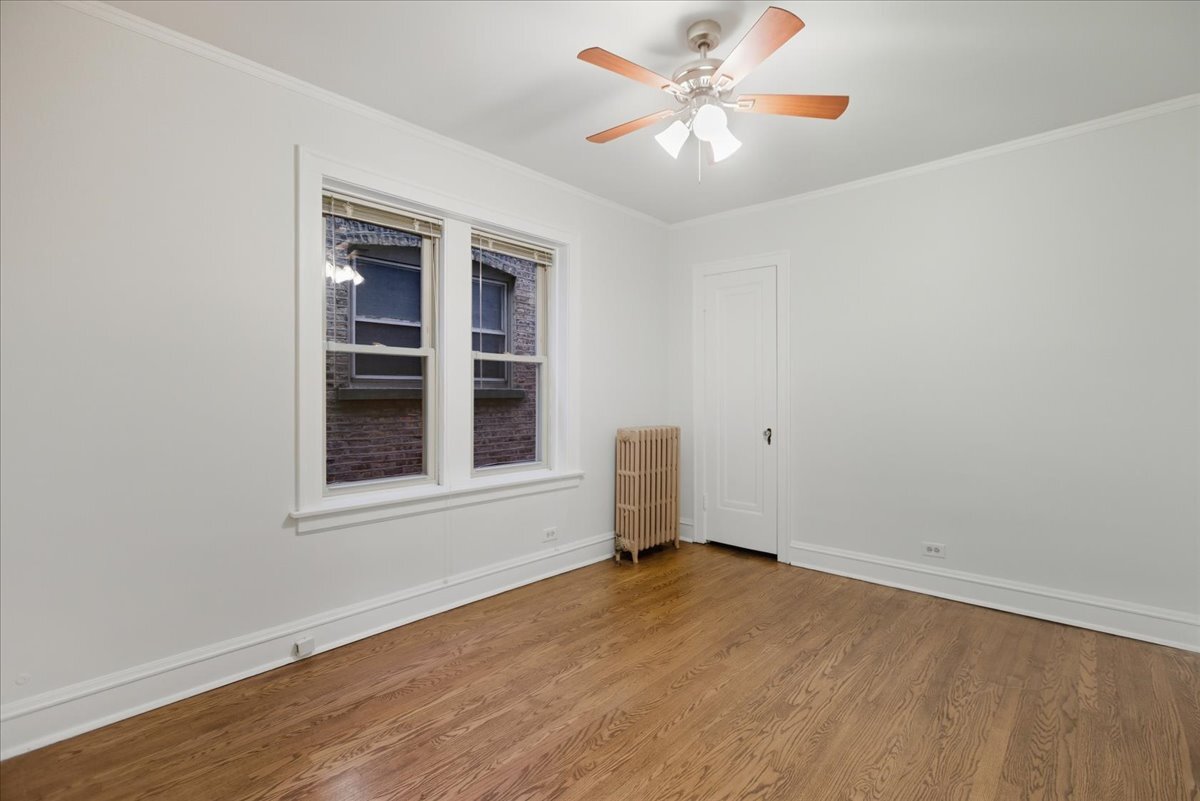 Building Photo - 5412 W Berteau Ave