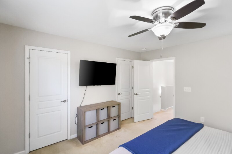 Building Photo - 100 Stratford Lakes Dr
