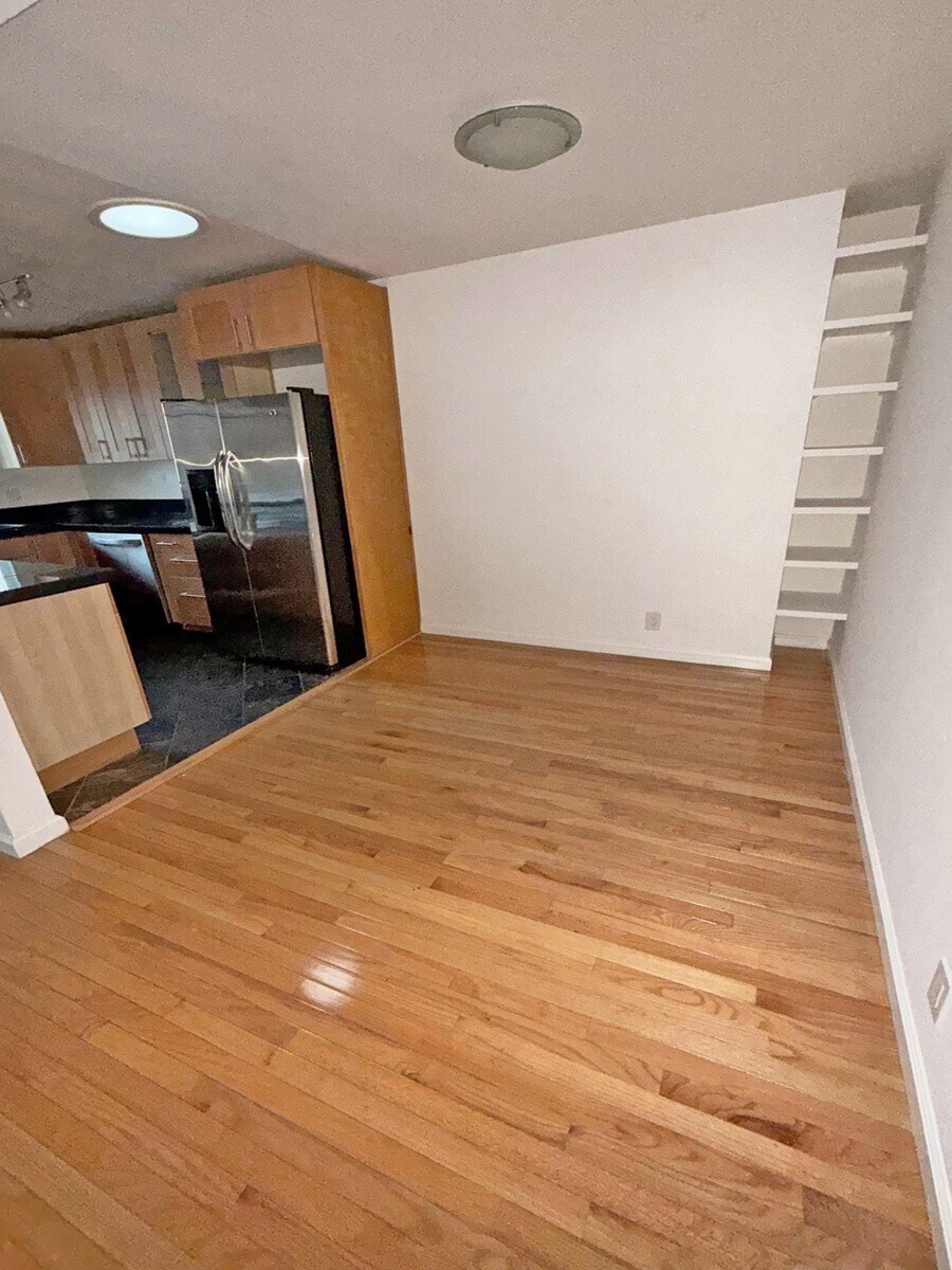 Building Photo - 1931 S Shenandoah St