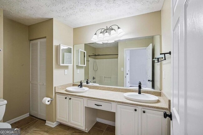 Building Photo - 1371 Keys Crossing Dr NE