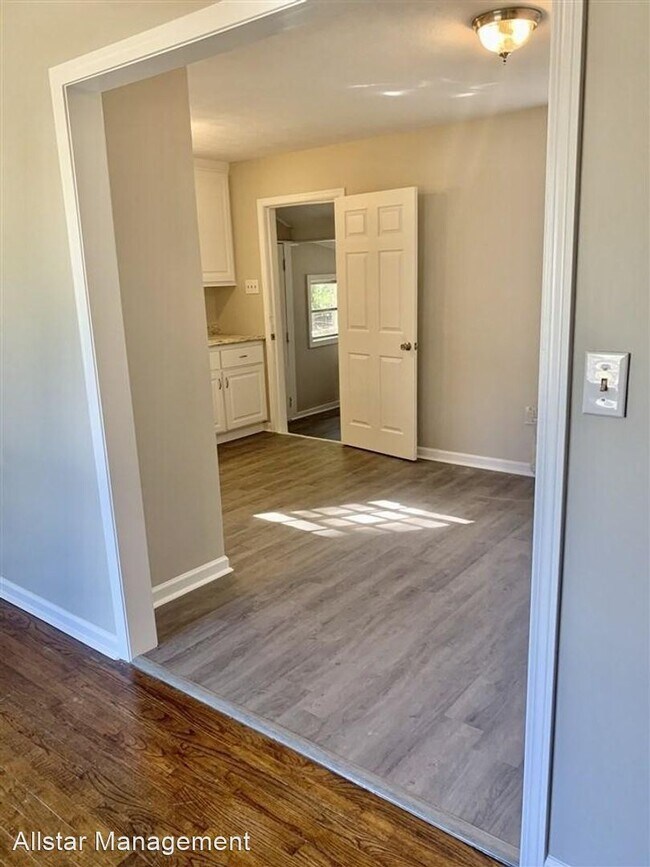 Building Photo - 2 br, 1 bath House - 201 Bates Circle